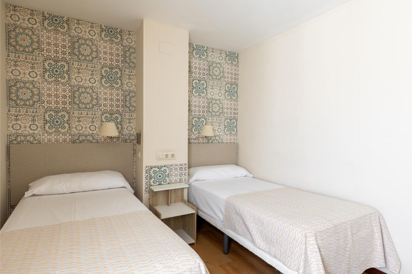 Twin Room,1697346542:JPEG